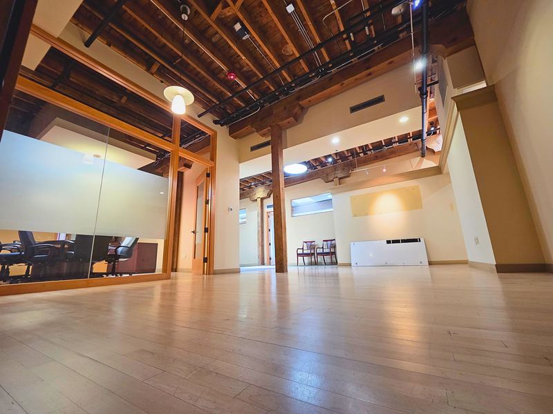 Suite 450 conference room